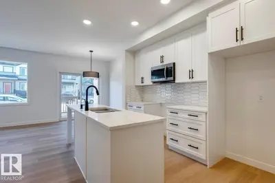 Interior photo 3 of #9 710 Mattson DR SW