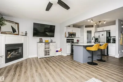 Interior photo 3 of 3713 11 ST NW