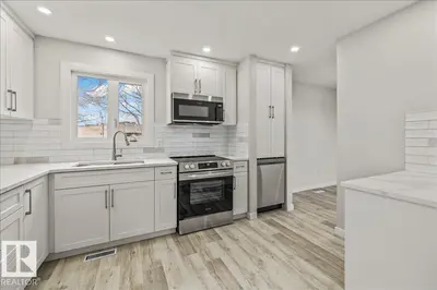 Interior photo 2 of 12C CASTLE TC NW