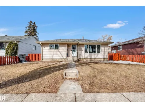 4238 117 AV NW, Edmonton - $399,900