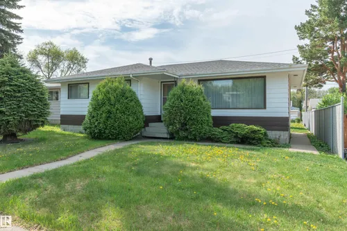 4009 114 AV NW, Edmonton - $349,900