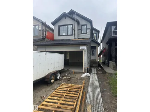 7388 182 AV NW, Edmonton - $549,900
