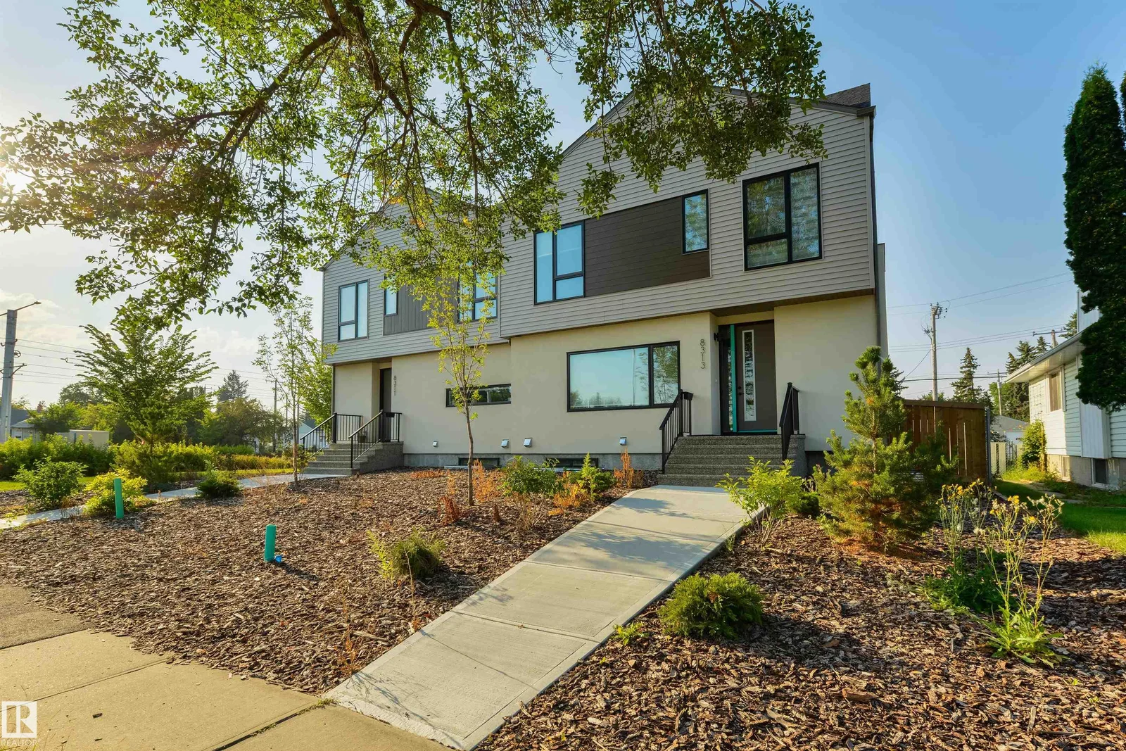 8313 76 AV NW, Edmonton - 5 bedroom Duplex for sale