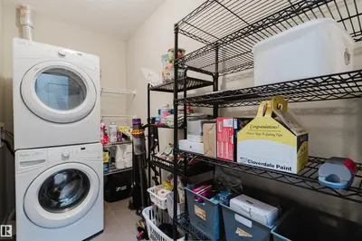 Interior photo 4 of 508 Griesbach PR NW