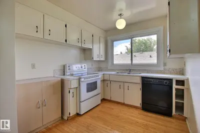 Interior photo 2 of 10803 40 AV NW