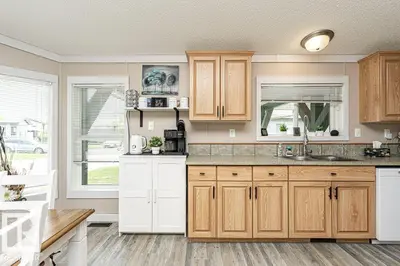 Interior photo 3 of 233 Oak Wood Drive NW