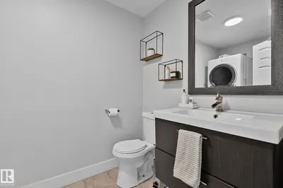 Interior photo 3 of 664 VILLAGE DR