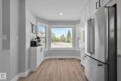 Interior photo 2 of 664 VILLAGE DR