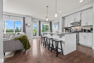 Interior photo 1 of 607 40 ST SW