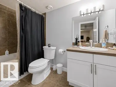 Interior photo 3 of 607 40 ST SW