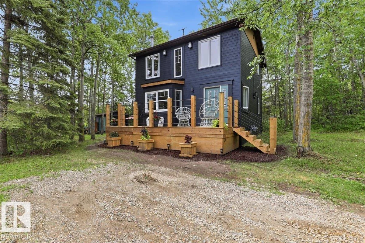 216 2nd Street Norris Beach, Rural Wetaskiwin County - 3 bedroom Detached Single Family for sale