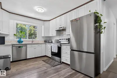 Interior photo 4 of 8807 24 AV NW