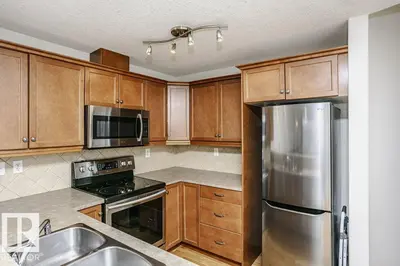 Interior photo 4 of #19 2565 HANNA CR NW