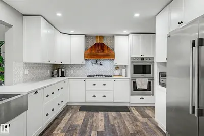 Interior photo 4 of 54 GLADSTONE CR