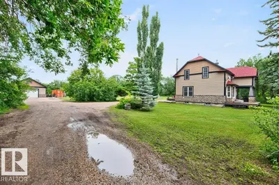 Interior photo 1 of 26542 TWP 504 RD