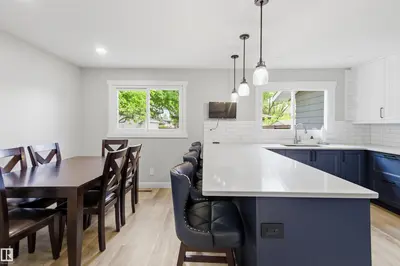 Interior photo 2 of 3 WOODBINE CT
