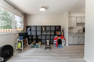 Interior photo 3 of 9 ROYAL RD NW