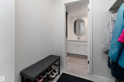 Interior photo 4 of 9 ROYAL RD NW