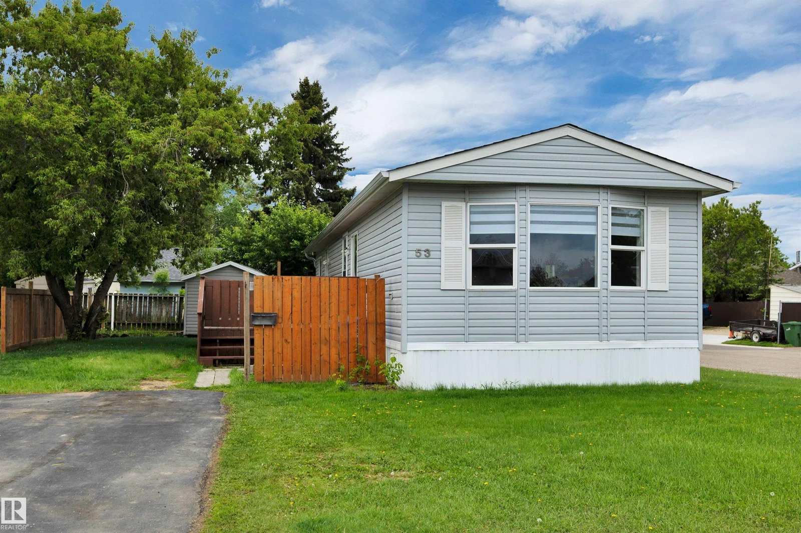 , Leduc - 2 bedroom Single Family Residence for sale