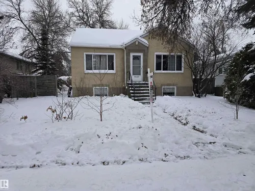 9607 72 AV NW, Edmonton - $489,800