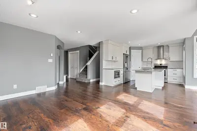 Interior photo 3 of 1103 115 ST SW