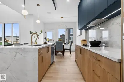 Interior photo 3 of 1707 47 ST SW