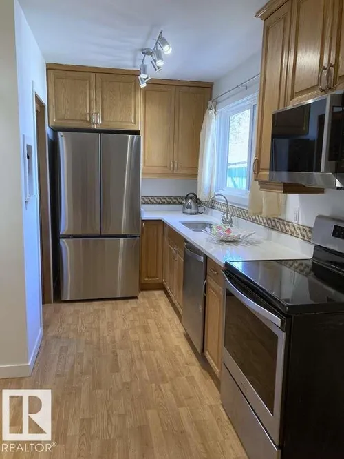 15212 86 AV NW, Edmonton - $579,900