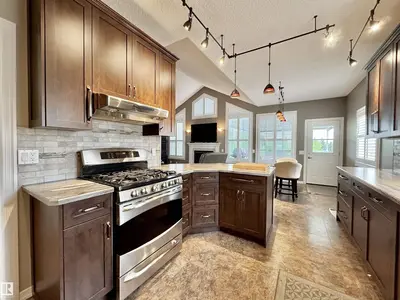 Interior photo 4 of 642 MEADOWVIEW CR