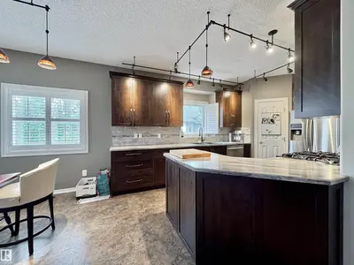 Interior photo 2 of 642 MEADOWVIEW CR