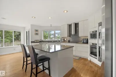 Interior photo 3 of 11256 10 AV NW