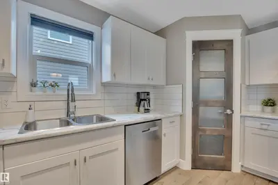 Interior photo 2 of 187 KIRPATRICK WY