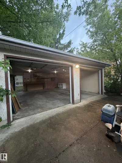 Interior photo 4 of 9640 74 AV NW
