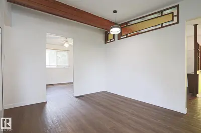 Interior photo 4 of 10 MURRAY CR