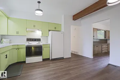 Interior photo 3 of 10 MURRAY CR