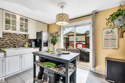 Interior photo 4 of 4551 33A AV NW