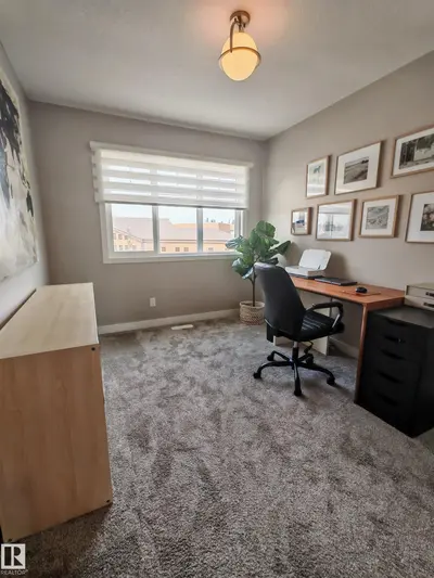Interior photo 3 of 5271 edgemont BV NW NW