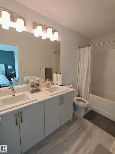 Interior photo 4 of 5271 edgemont BV NW NW