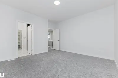 Interior photo 4 of 