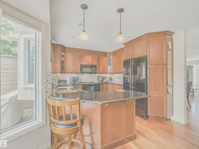 Interior photo 4 of 1515 109 ST NW
