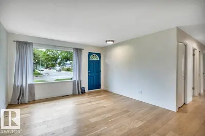 Interior photo 1 of 