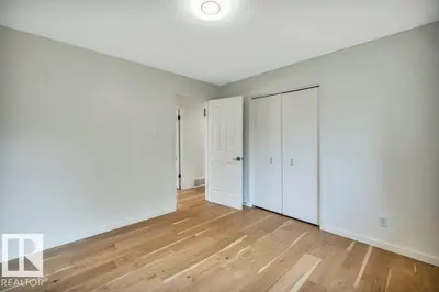 Interior photo 4 of 