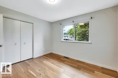 Interior photo 3 of 