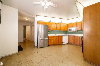Interior photo 2 of #15 603 YOUVILLE DR E NW