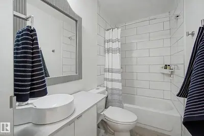 Interior photo 4 of 15771 106A AV NW