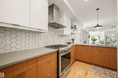 Interior photo 4 of 10330 136 ST NW NW