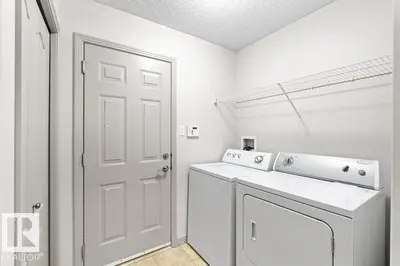 Interior photo 3 of 716 MCALLISTER LO SW