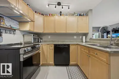 Interior photo 4 of #71 3040 SPENCE WD SW