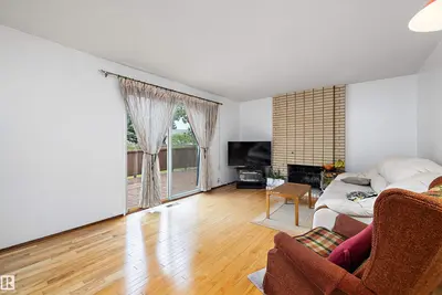 Interior photo 2 of 6816 40 AV NW