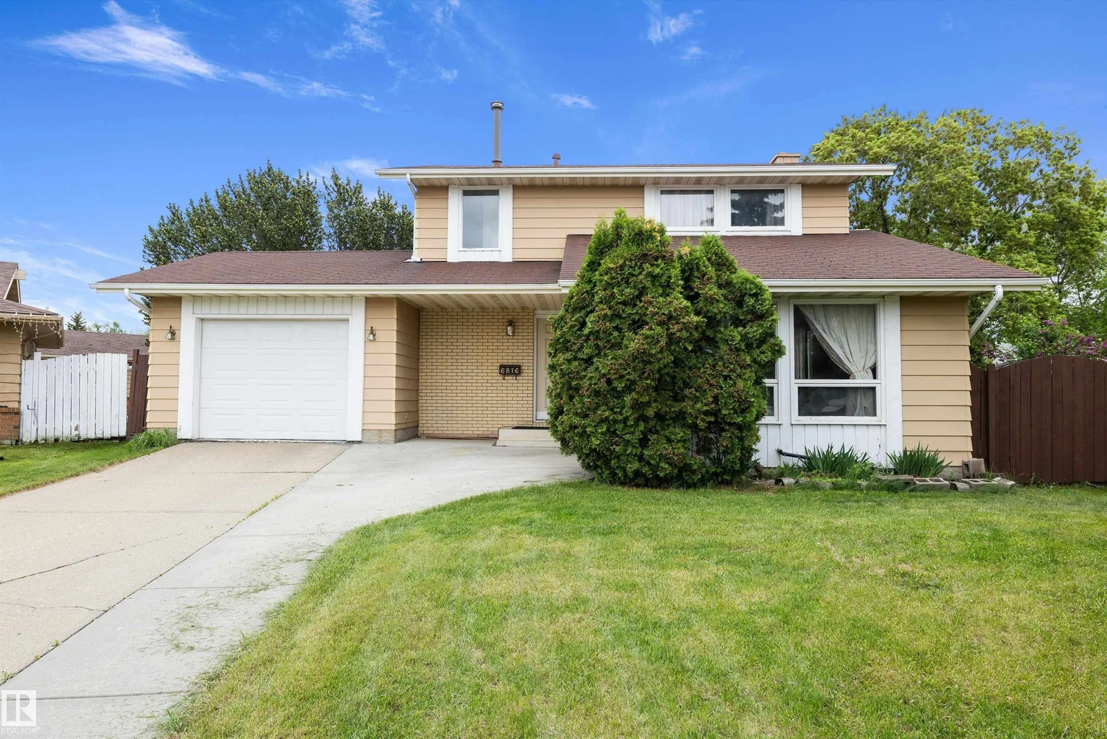 6816 40 AV NW, Edmonton - 4 bedroom Detached Single Family for sale