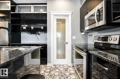 Interior photo 2 of 3334 HILTON CR NW